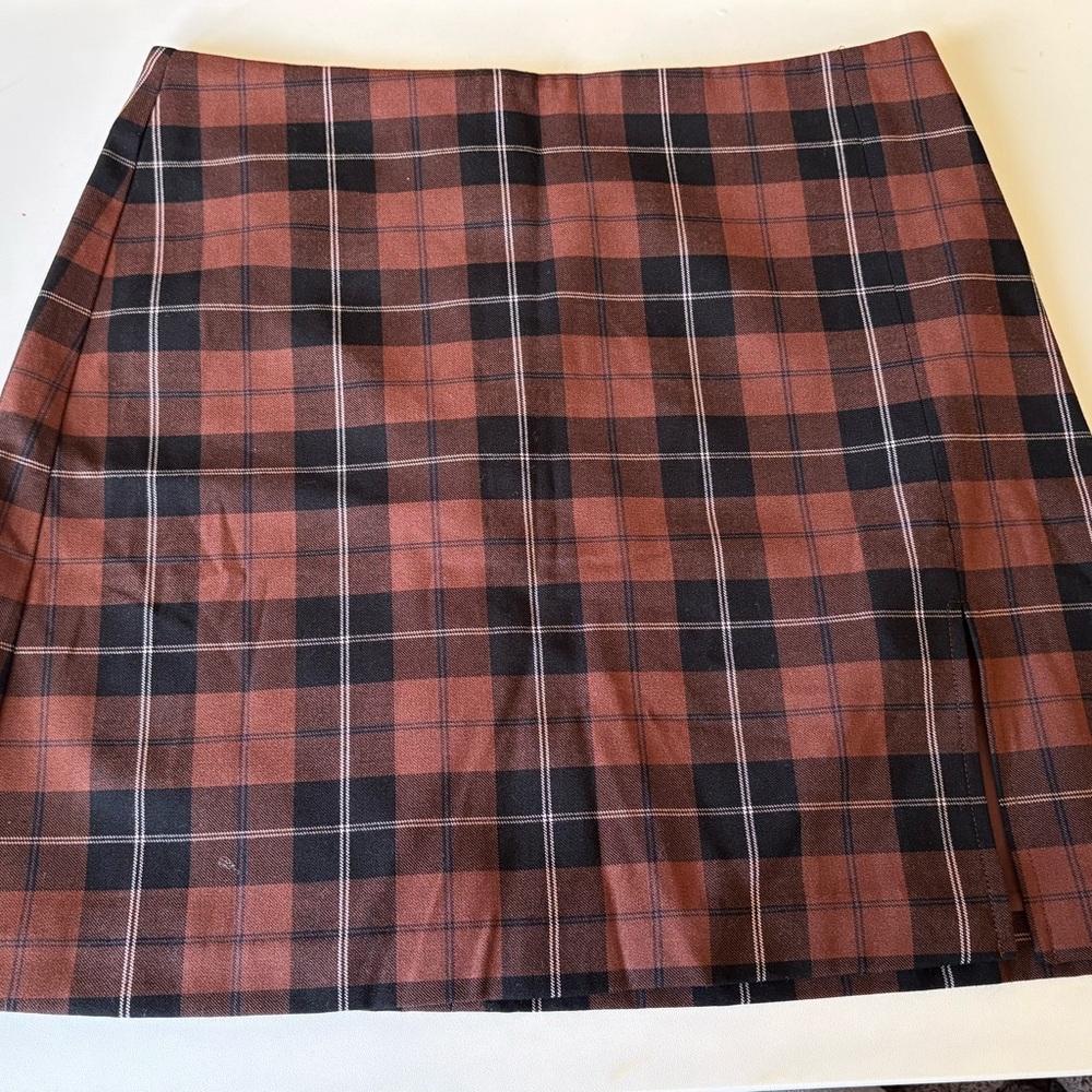 Aritzia Plaid A-Line Skirt - Black and Brown (Never Worn)